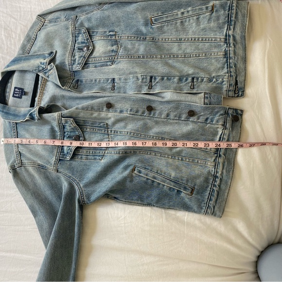 Signed Gap Jacket by Founder, Doris Fisher - Picture 9 of 9